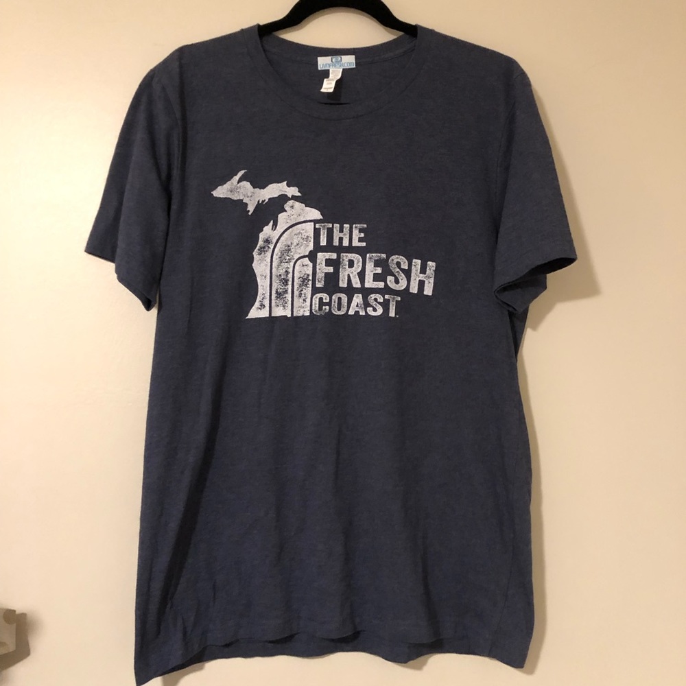 Men’s Large The Fresh Coast T-shirt